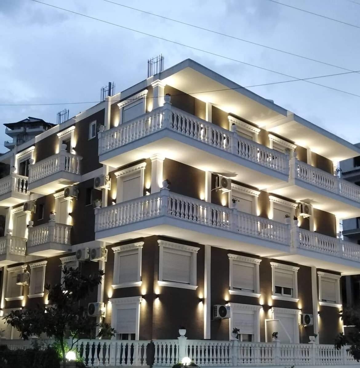 Elite Hotel Sarandë Exteriör bild